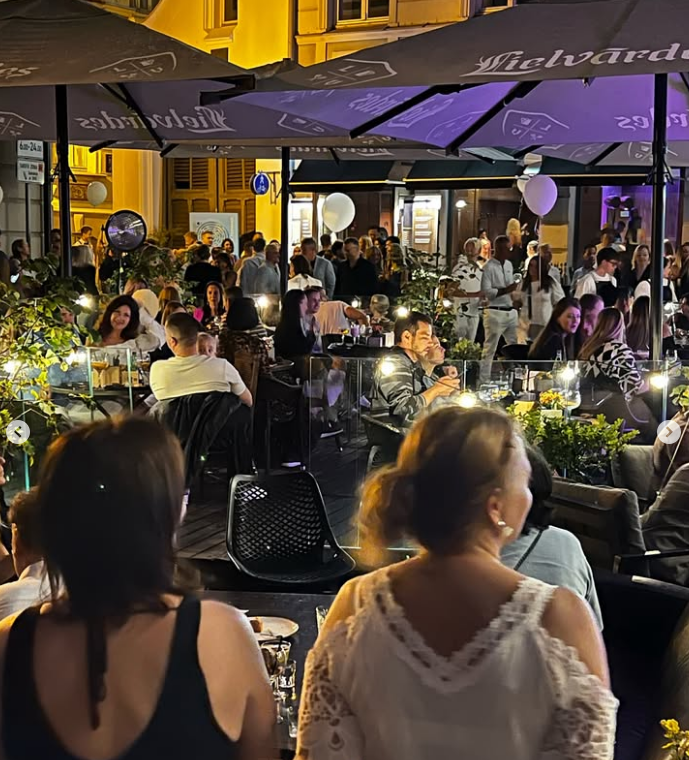 Restaurant B bārs